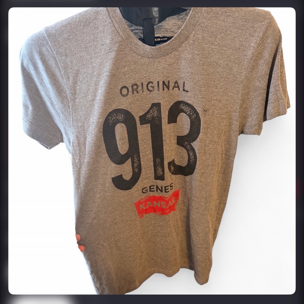 Wonder Boy Unisex Grey Kansas City 913 Graphic Tee Size S